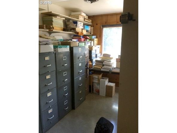 859 Lookingglass Road, Roseburg, OR 97471